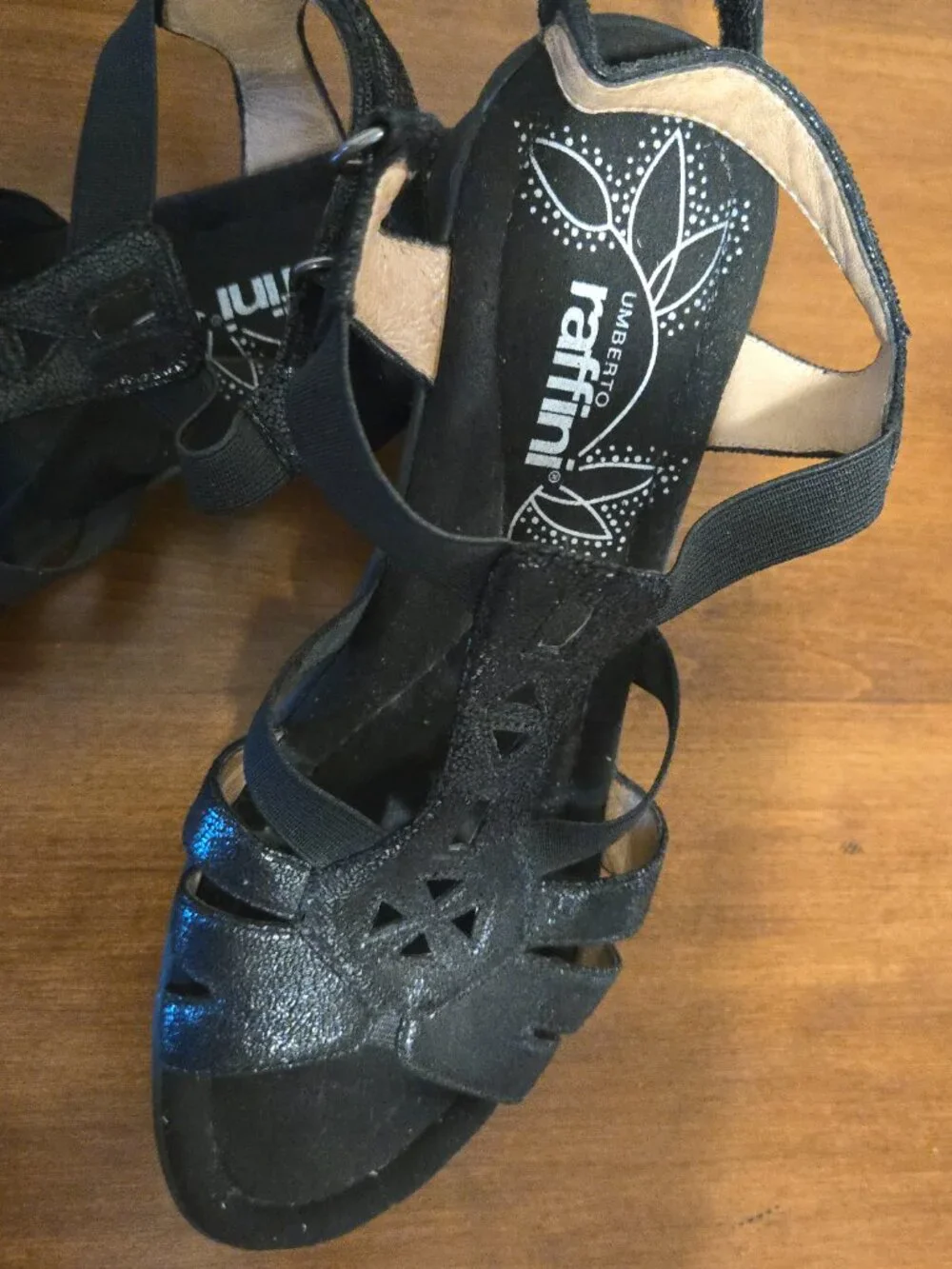 Umberto Raffini Black Orchid Laser Cut Wedge Sandals Comfort Strappy Size 37 6.5